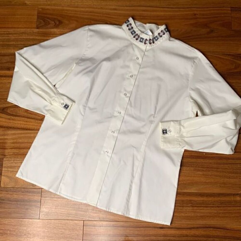 Pendleton stitched collar shirt. Button down long sleeve stitched cuffs